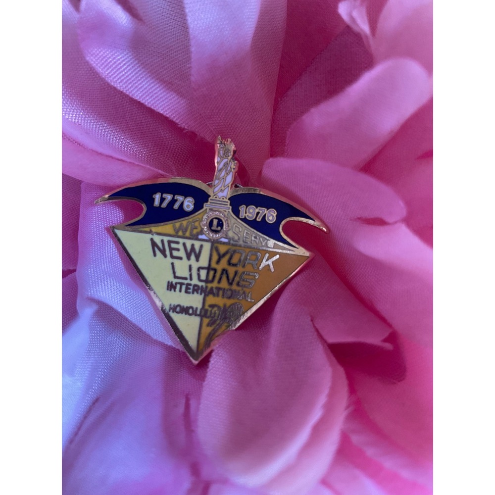 Vintage Lions Club International Pin New York 1776-1976 Bicentennial Honolulu